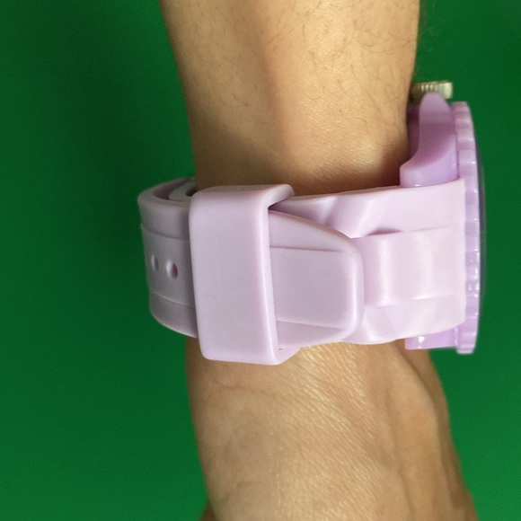Lilac watch - Picture 7 of 13